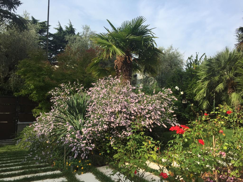Villa Arzilla Desenzano del Garda Eksteriør billede